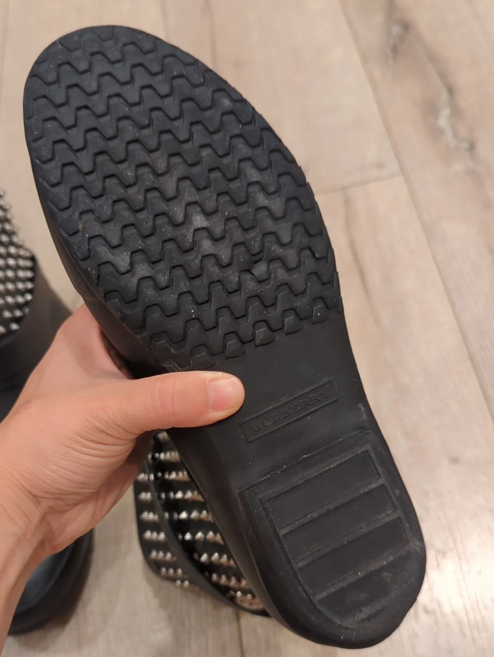 Burberry black mid